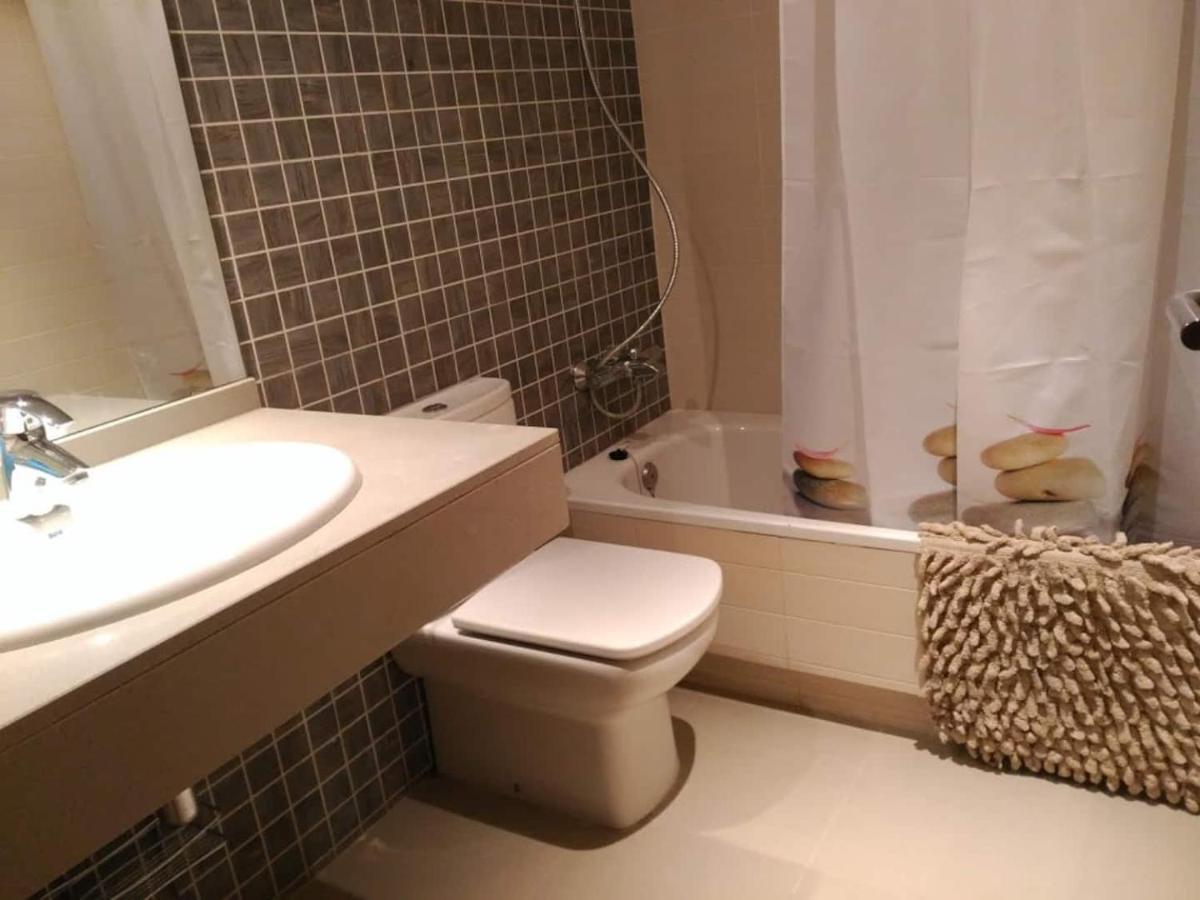 Stylish Flat, 2 Bathrooms And Swimming Pool, Next To The Beach! Sant Adrià de Besòs Extérieur photo