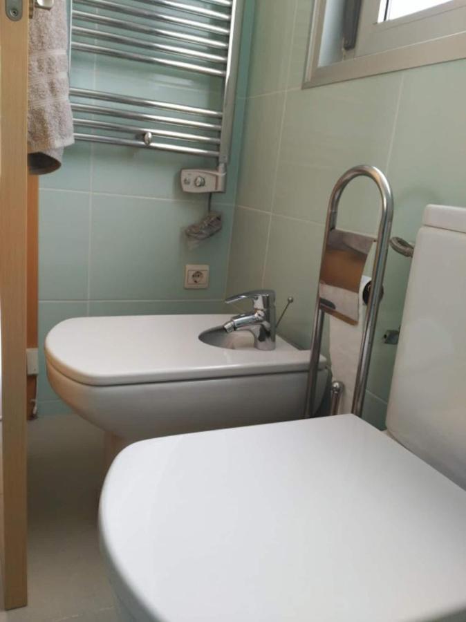 Stylish Flat, 2 Bathrooms And Swimming Pool, Next To The Beach! Sant Adrià de Besòs Extérieur photo